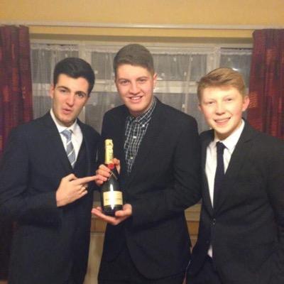 AlexMill5's profile picture. 126%