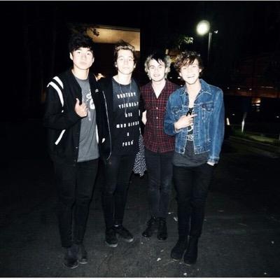 4 fucked up idiots :) @Ashton5SOSayy @Luke5SOSayy @Calum5SOSayy @Michael5SOSayy
