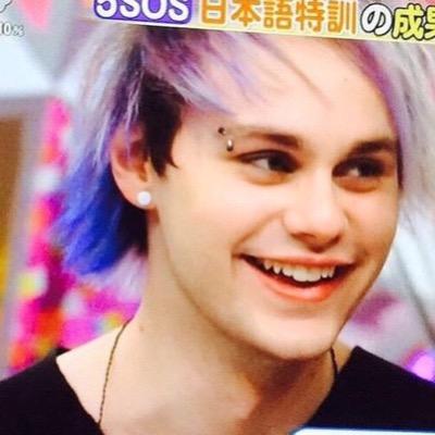 follow @crybabyzm :)))))