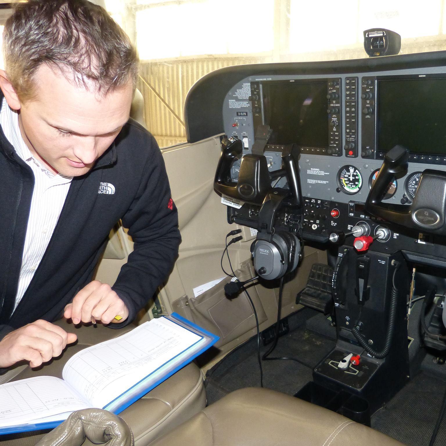 lecturer at VIVES university college | father | private pilot