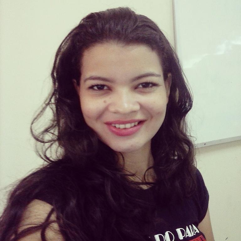 Acadêmica de Enfermagem na UNIFAP, 21 anos.