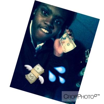 aint no gold digger but you aint never seen me around no broke nigga