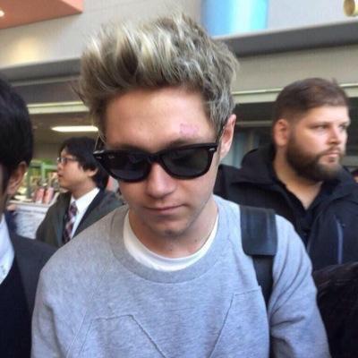 hi love!!! i love your acc, would you mind checking out @AllPicsOneD ? and following!  your fav loves you!!
