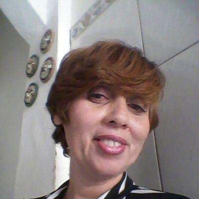 Sou alguém como todos os outros forte e fraca,tenho qualidades e defeitos.O que mim torna uma pessoa mais especial,é que eu sou forte,nada mim abala...Sou feliz