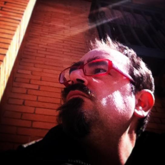 Diseñador Web. Creador de #bots. Me gusta diseñar sistemas imposibles. #Python es mi lenguaje. Me apasiona crear. #misterhyde #maker
