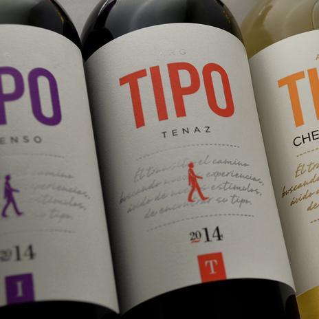 FamiliaTipo's profile picture. Nos propusimos poner en valor el vino tinto, el blanco, el rosado y el dulce. Simplemente eso. Familia Tipo es lo más sensato que podíamos haber logrado.