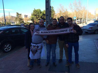 Joven tractorista, me gusta el campo un poco la fiesta y sobre todo la LEGION ESPAÑOLA.