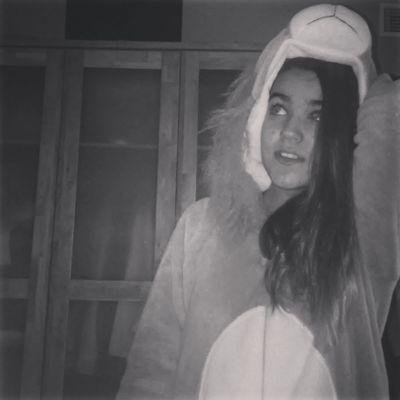 Los vamos a conocer,lo prometo,solo tenemos que mantenernos juntas y no dejar escapar nuestros sueños.♪JUSTIN BIEBER,MILEY CYRUS,1D,5SOS,OLD MAGCON.