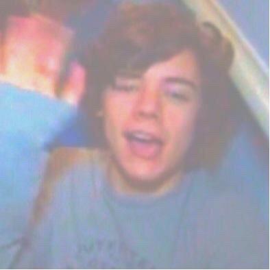 free follow from @94LOVELYHS, follow her! she's close to her goal