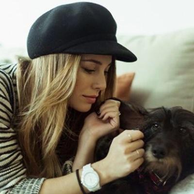 blanca suarez vengo a la gloria a darle una sopresa a alguiien muy especial para mi y espero que para ella tambien ya que soy su idola eso creo yo