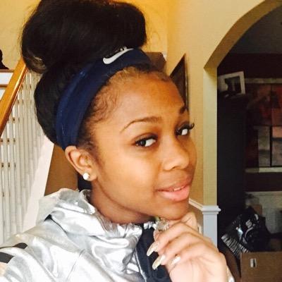 18 , young & independent Snapchat: amourbrielle C|O 15', Single