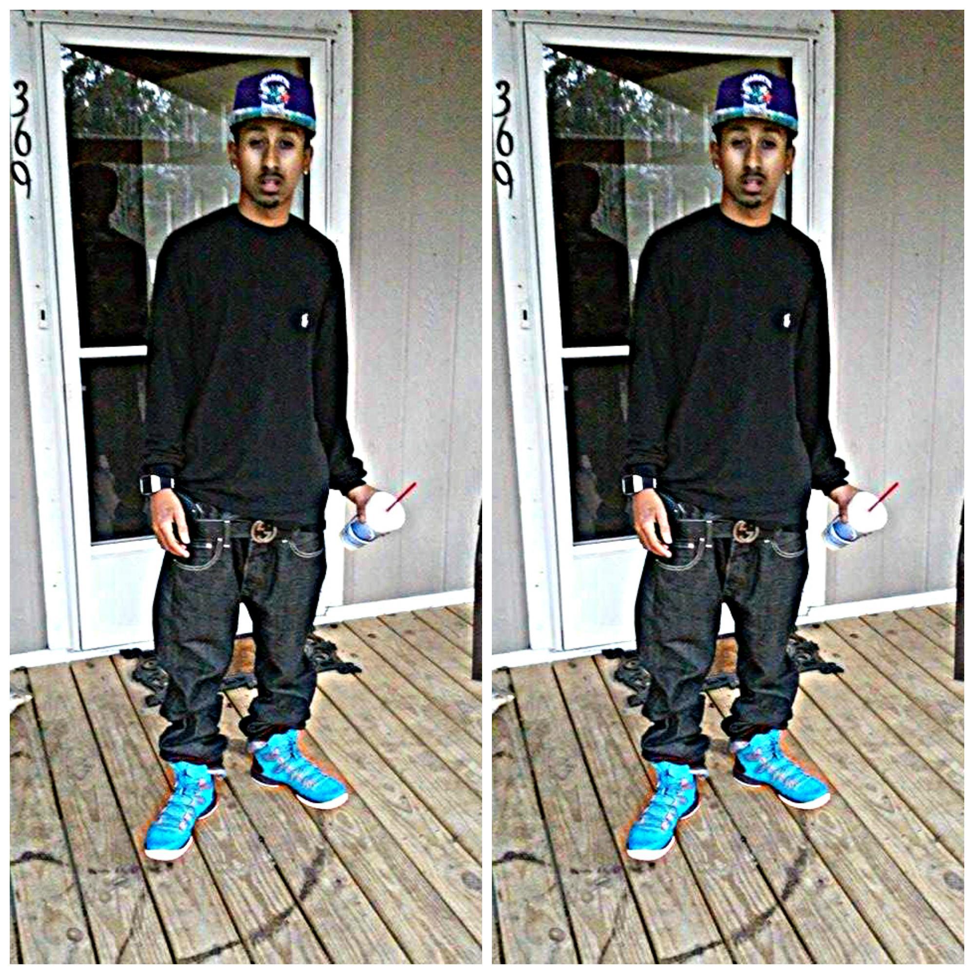 Instagram @trackboi_quintin Snapchat @yellaboi600