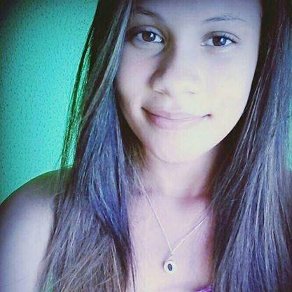 Ui , ela é lovatic ...  Com certeza ... Minha diva , Demi Lovato