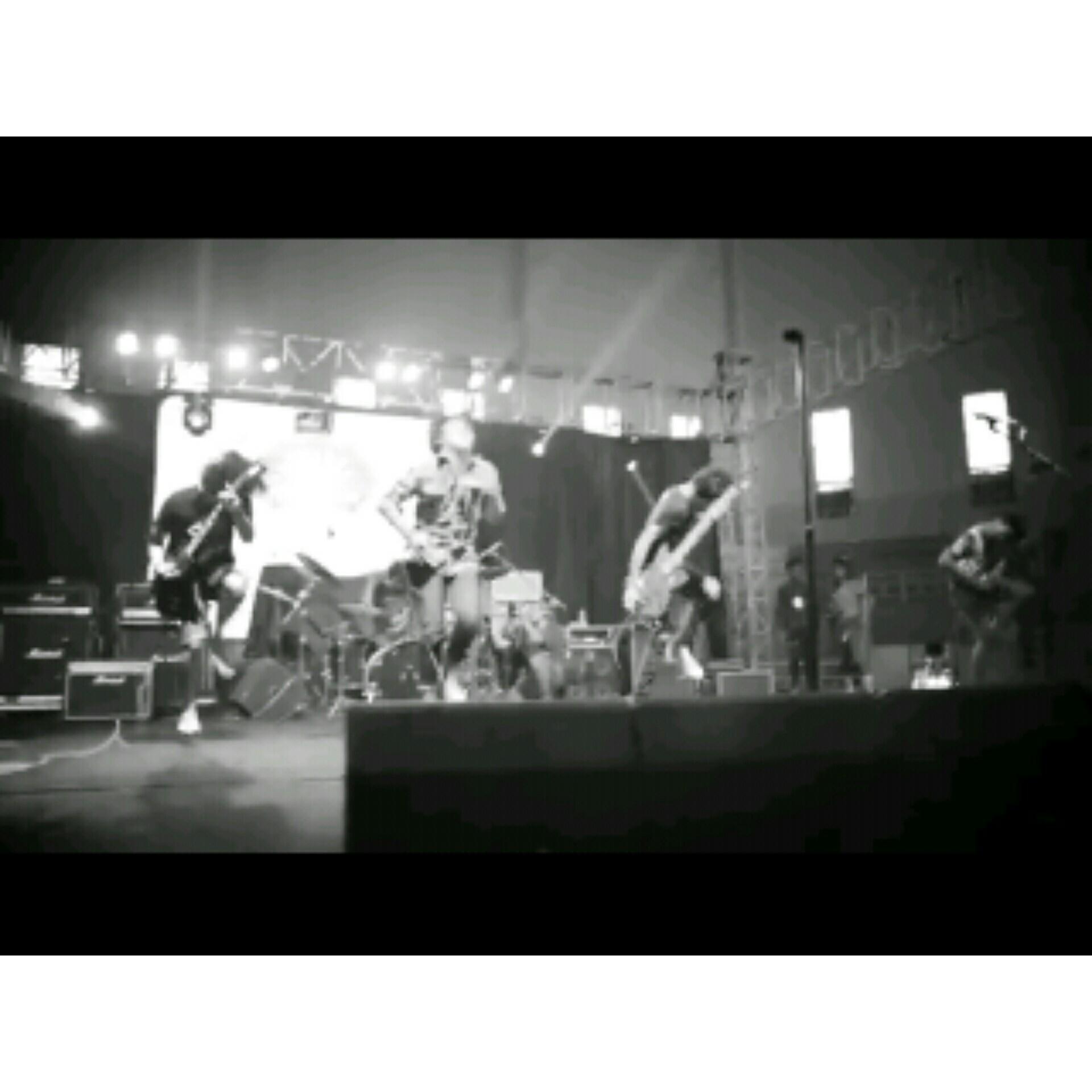 NEW SONG CHECK FAVORITES! New Members, New Passion, New Taste! Coming soon, First Album in 2014! Contact: @ArbiRH 083870295988