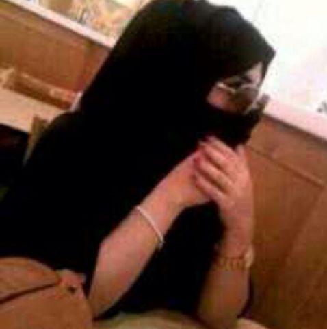 احلف ان الزين لاطلته وراثه والشموخ اللي من الغيمه قريب وحقي لامن تباهيت بثلاثه بنت امير وبنت شيخ وبنت طيب