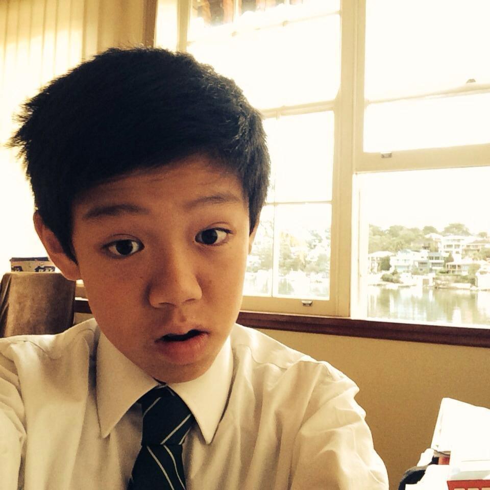 _AndrewJeLe's profile picture. Living   through myself