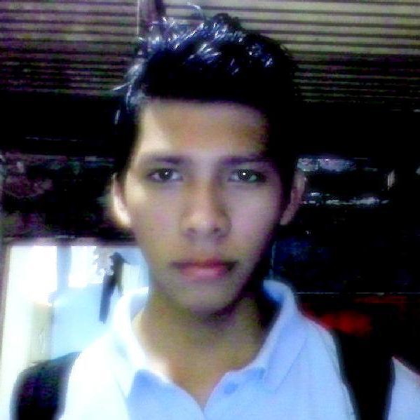 guitarrista y vocalista (mi deber: molestar) XANDER 11 , un romance en re sostenido.