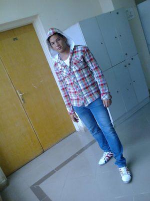 redaelgazar72's profile picture. 