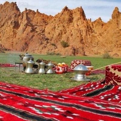 ي خااطري لا تمل ﺎلصبر وتخافہ ﺎكثر قلوب ﺎلبشر ماتت مشاعرهآ