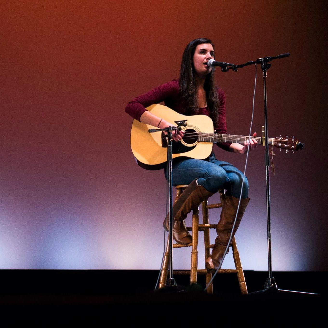 Singer/Songwriter from Northern California.  My first two singles, Road to Ruins and Leaves in San Diego are available everywhere!
https://t.co/NP2k1tteqf