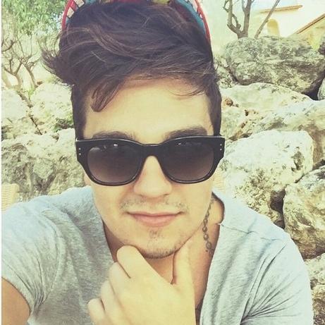 Apaixonada por um vesgo, gordo, um tal de Luan Santana. Ja ouviu falar?