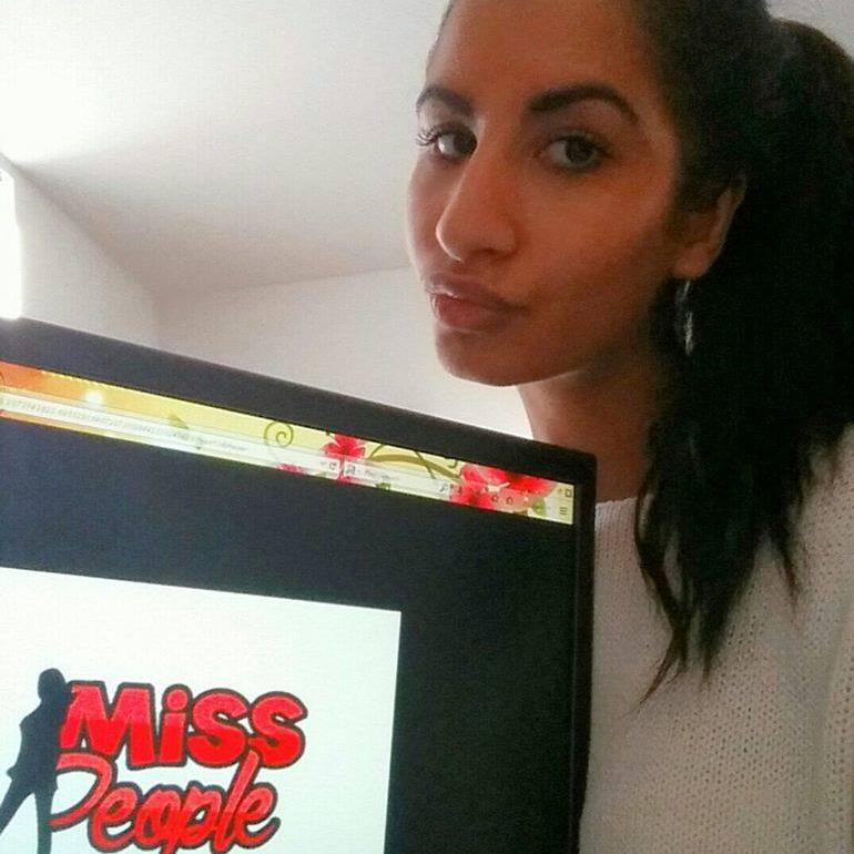 Blogueuse People sur http://t.co/ppPQtpVkGA  @misspeoplefr Scoops, potins etc... Facebook https://t.co/5a6TGQ01Vi  misspeoplecontact@gmail.com