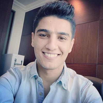 فلسطيني وابن احرار ✌️جبيني بالسما ومغوار ✌️على عهد الوفا يا دار ✌️عمره ما انحنى جبيني ✌️فلسطيني