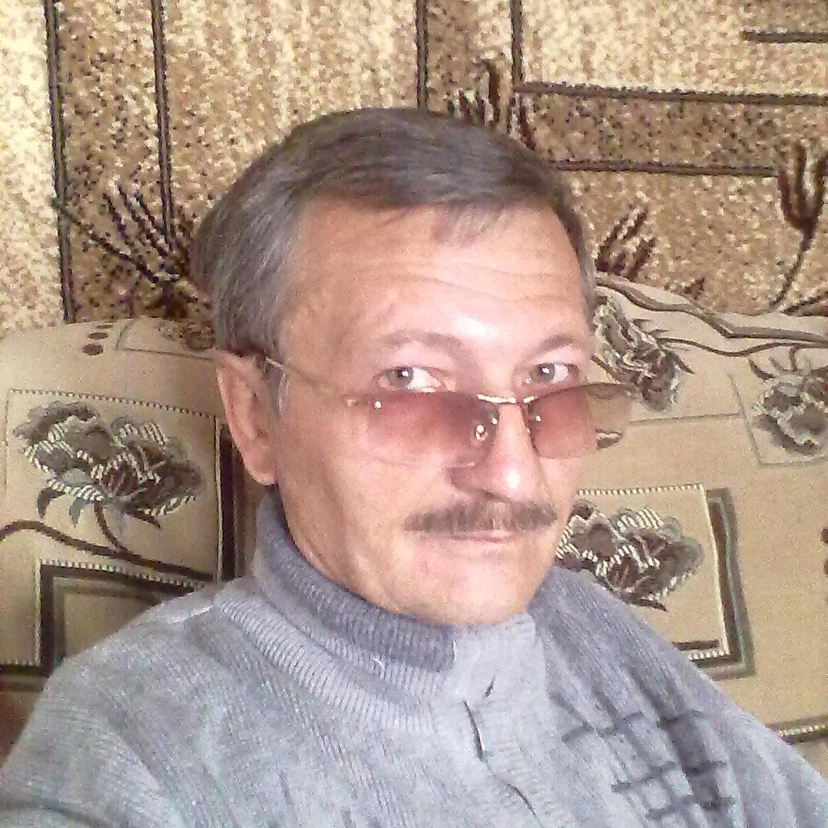 Занимаемая должность:ДИРЕКТОР ночной.Хобби:диванная аналитика.#диваннаяАналитика#ОдобреноПрезидентом#АндрейГерман                     Читает вас