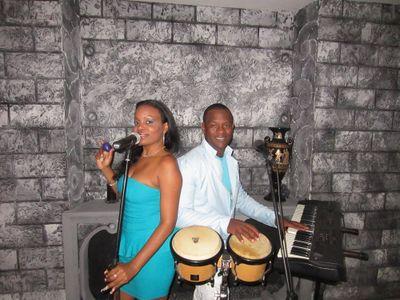 Cantante Profesional Cubana,Independiente, formo parte de un duo maravilloso llamado BLACK DIAMONDS.