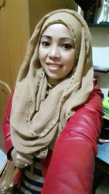 hatifa_rizal's profile picture. music, swiming, shopping