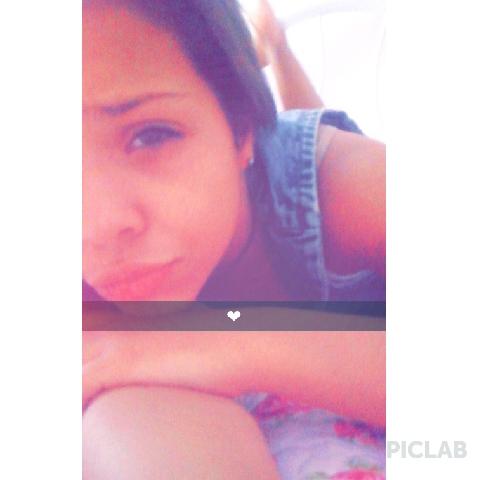 I love to read, dance, sing, play the piano or keyboard and I'm a fan of singer Austin Mahone, I have a huge crush on him. I'm Mahomie !