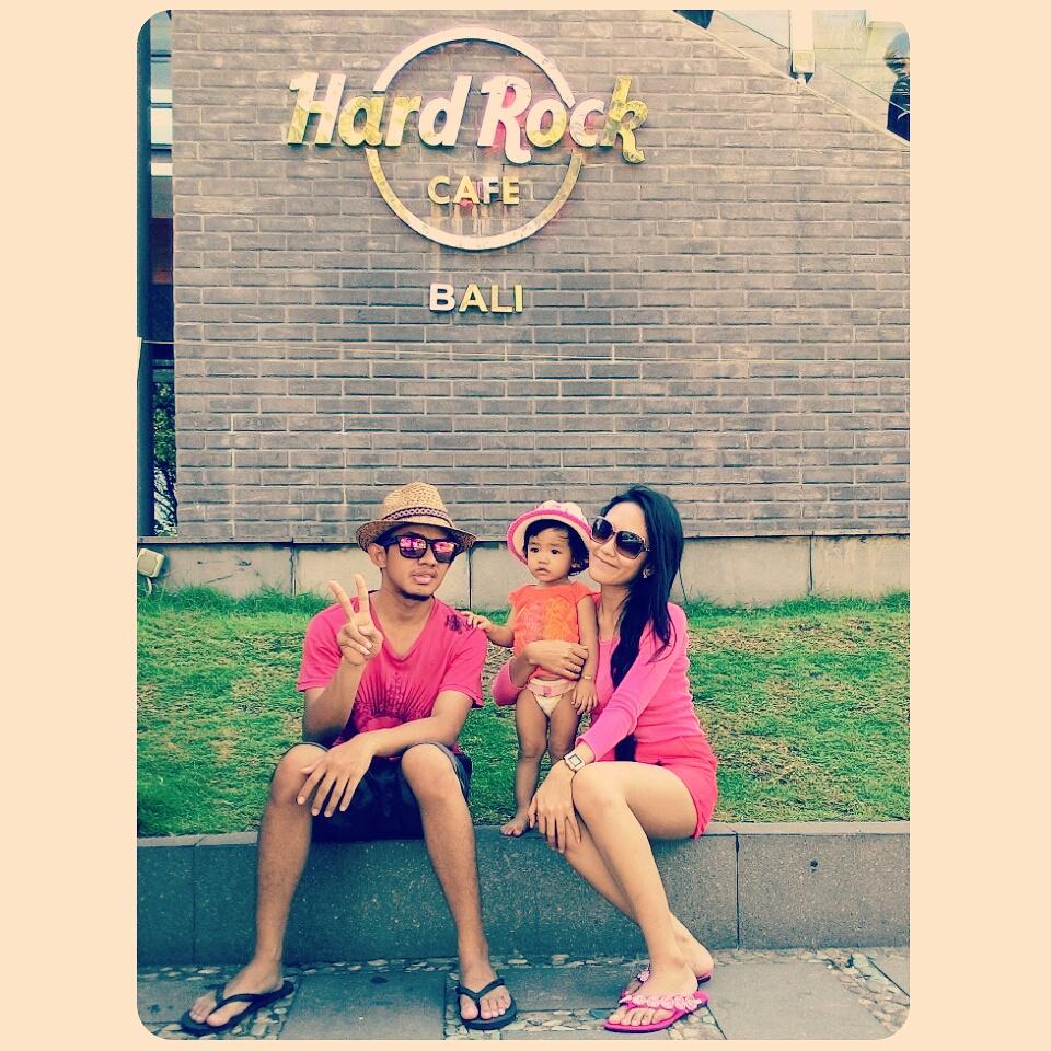 As Mrs Zannarisky ♥ Sydney Andara Zannarisky's mommy ♥ bankir women ♥ beauty daughter ♥ awesome sister ♥ nice partner