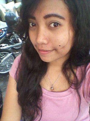 PanjaitanNitha's profile picture. Hidup itu pilihan ;)