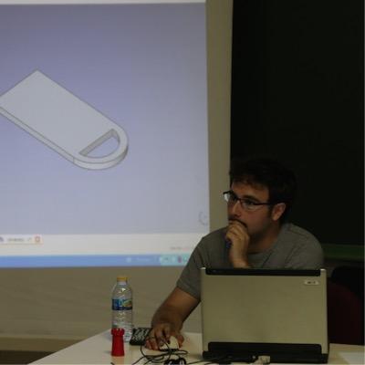 Ingeniero en Robótica. Apasionado de la robótica educativa y la impresión 3D. Manchego.