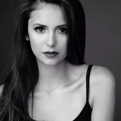Vampire depuis peu. En couple avec Damon.