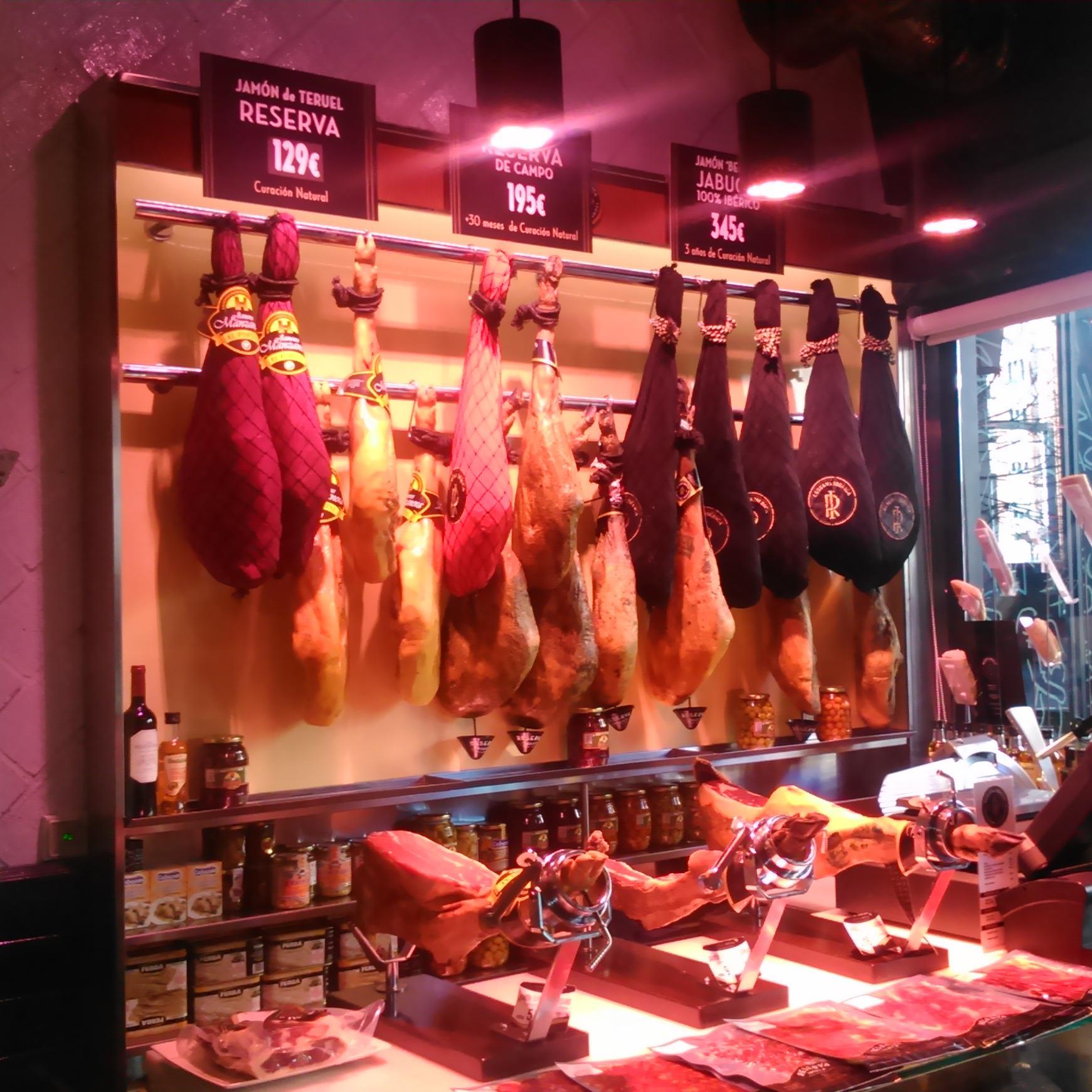 Te invitamos a visitarnos y a degustar el mejor #café, #jamón e #ibéricos en pleno centro de #Zaragoza. ¡Prueba y repetirás seguro!