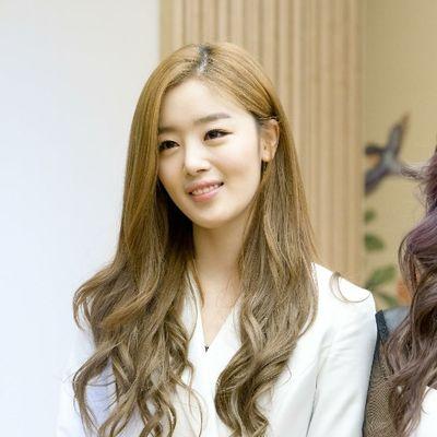 ⓒ 8 Oct 1990^,^ ¶ Magnae & Lead Vocal of Secret ¶ He's my candy boy @taehyung__kim95 alien nuna♡LUV