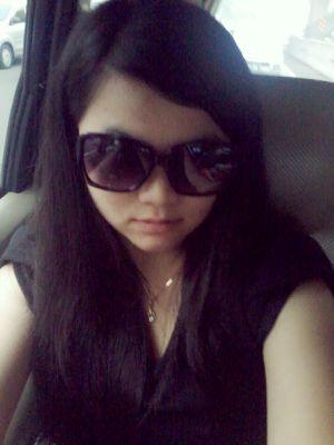 True friends will come without knowing it,,,,
not true friends of view of material, wealth, etc.
but from self-attitudes and behaviors    ^_^