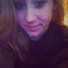 tsuperez260's profile picture. Hipocresia, morir de sed teniendo tanta agua, quuriendotamar y estar indiferente.