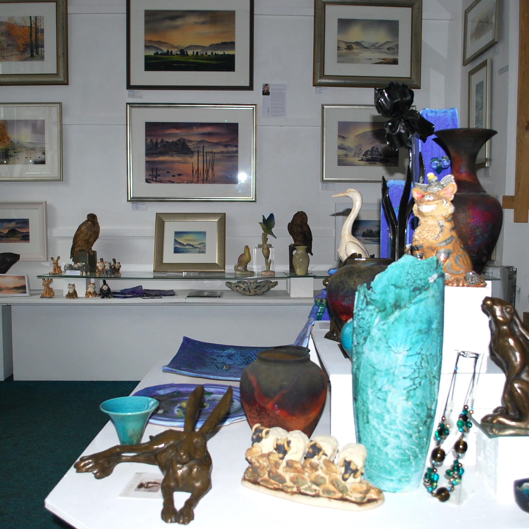 Contemporary art gallery in Keswick run by Lakeland watercolour artist Diane Gainey.