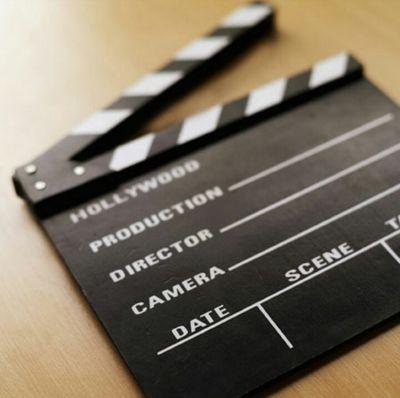 POR CÓMO NOS HACE SENTIR EL CINE.. Y POR LAS GANAS CON LAS QUE NOS HACE SOÑAR.
