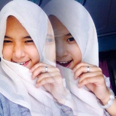 Putryauladiaa's profile picture. 