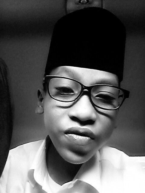 hye kengkwn tq follow sye!!!!!  sye dri klang skolah kat andalas  sye x sombong im 15