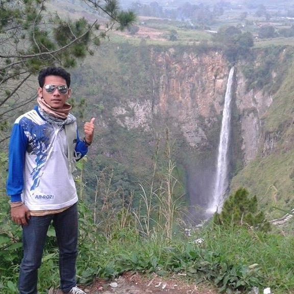 jadikan dirimu selalu d depan untuk berbuat yang bermanpaat untuk kemaslahatan ummat.