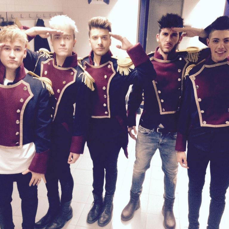 Cuenta de apoyo de la BoyBand Auryn. Podeis comentar, preguntar, consultar... Ask- http://t.co/98SyqhgwTl