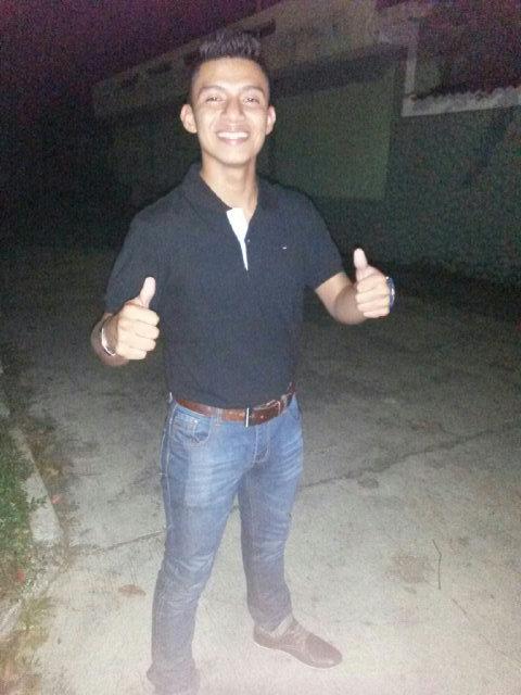 Jesús es el Cristo. El es la verdad de mi vida 
#Balonmano amo a mi familia