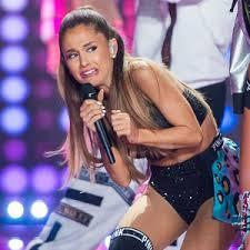 sou fã de ariana grande , janoskians,  Ed sheran , Ecohsmith, the vamps , 5sos , maze runner , jogos vorazes , TVD &  One Republic
