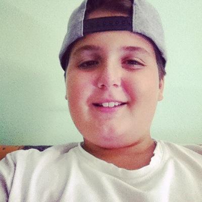 CarotHugo's profile picture. insta : hugocarot84 
abonne toi