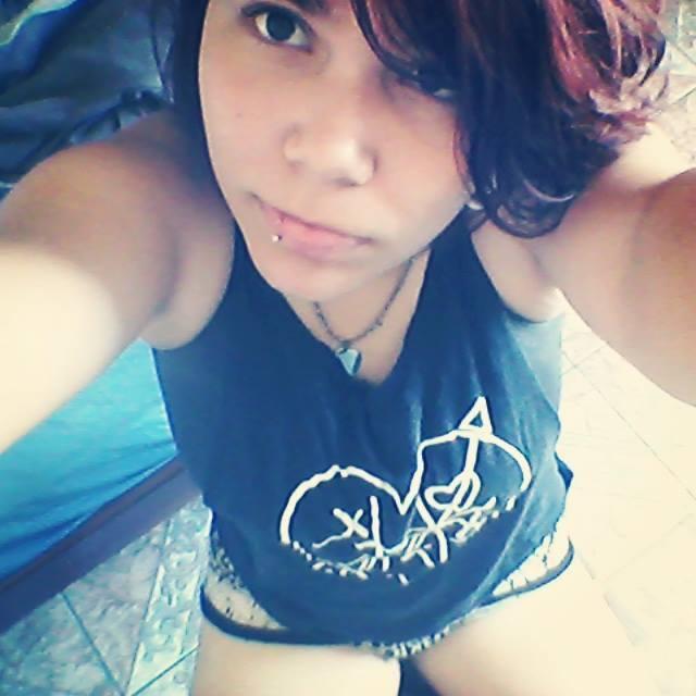 Sou lesbica mesmo e que se foda sua opinião