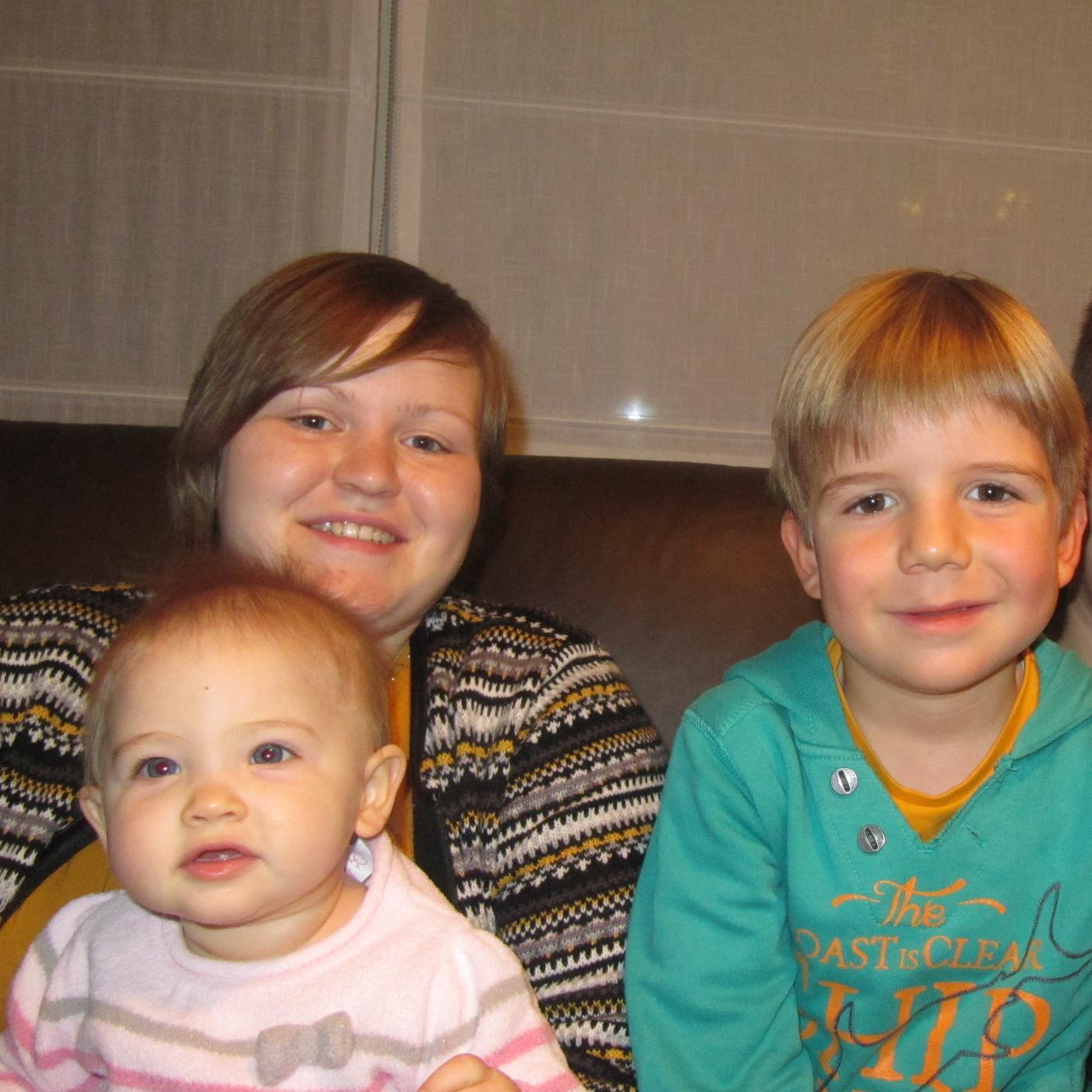 naomioris's profile picture. 